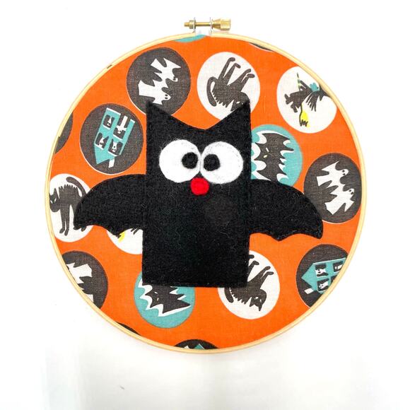 8" Orange Cute Halloween Bat Wall Hanging Felt Embroidery Rind Art - Picture 1 of 5